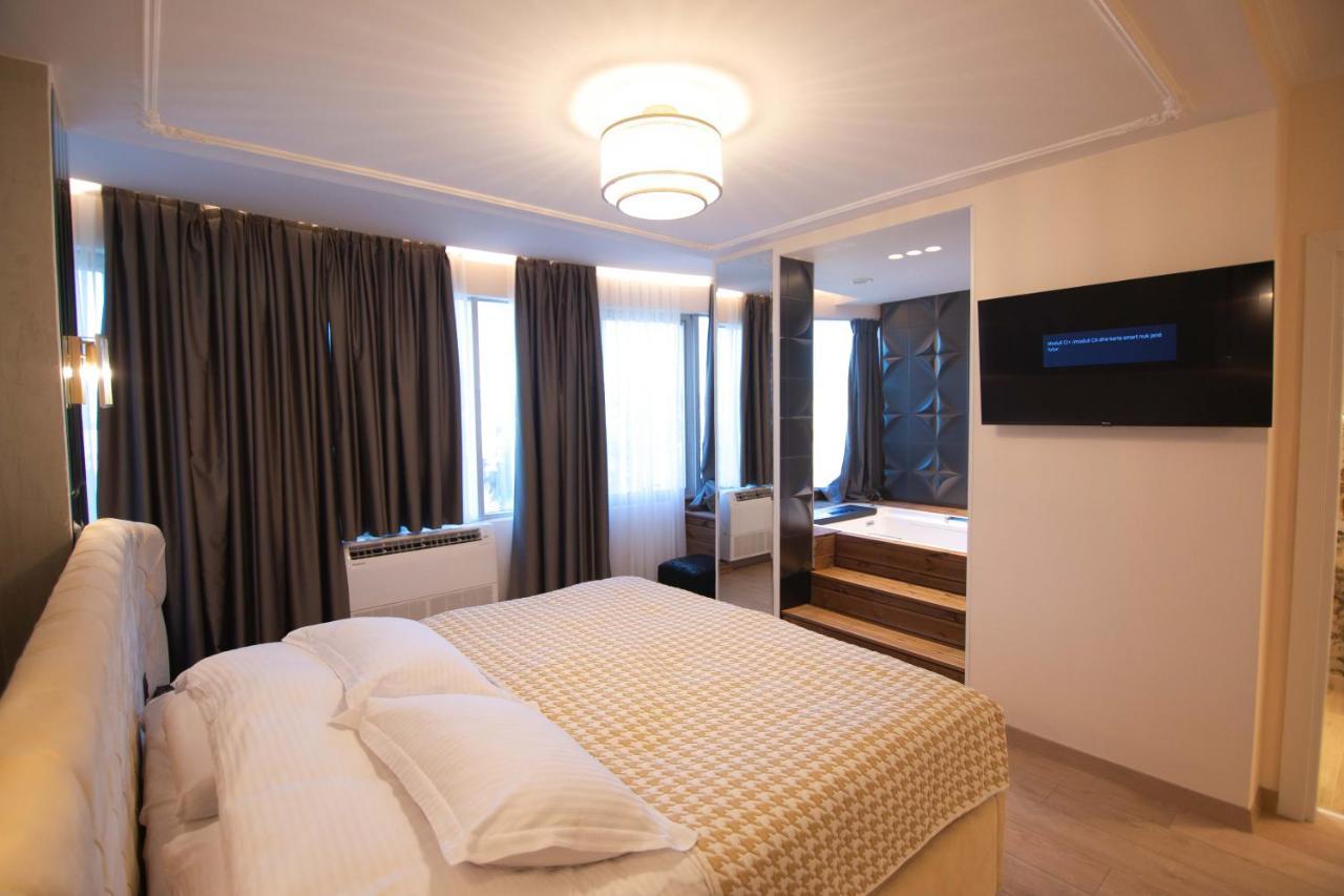 Sky View Hotel Korce Exterior photo