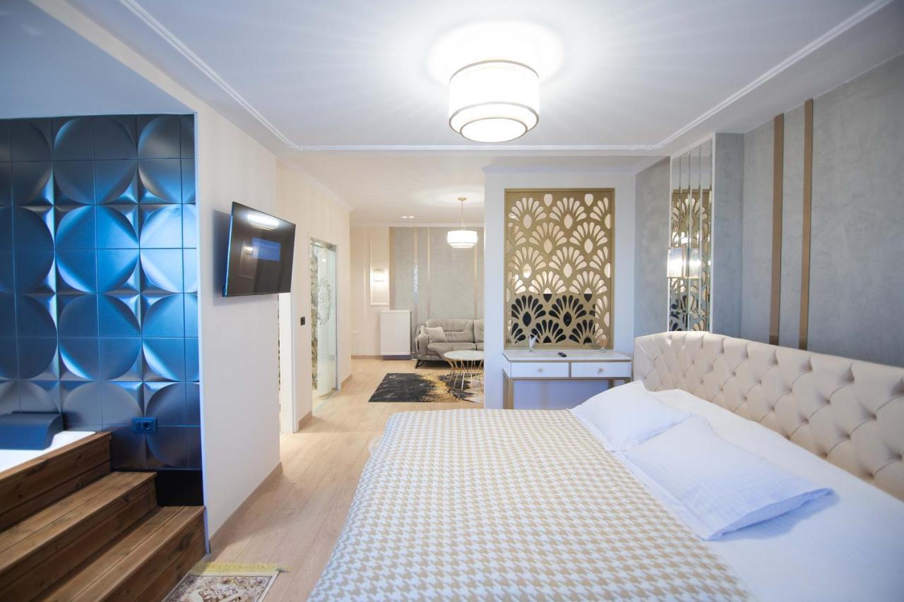 Sky View Hotel Korce Exterior photo