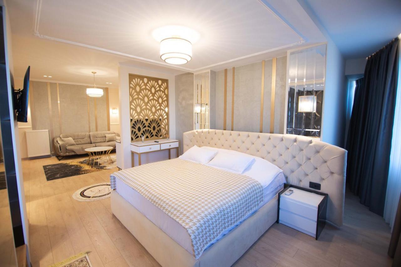 Sky View Hotel Korce Exterior photo