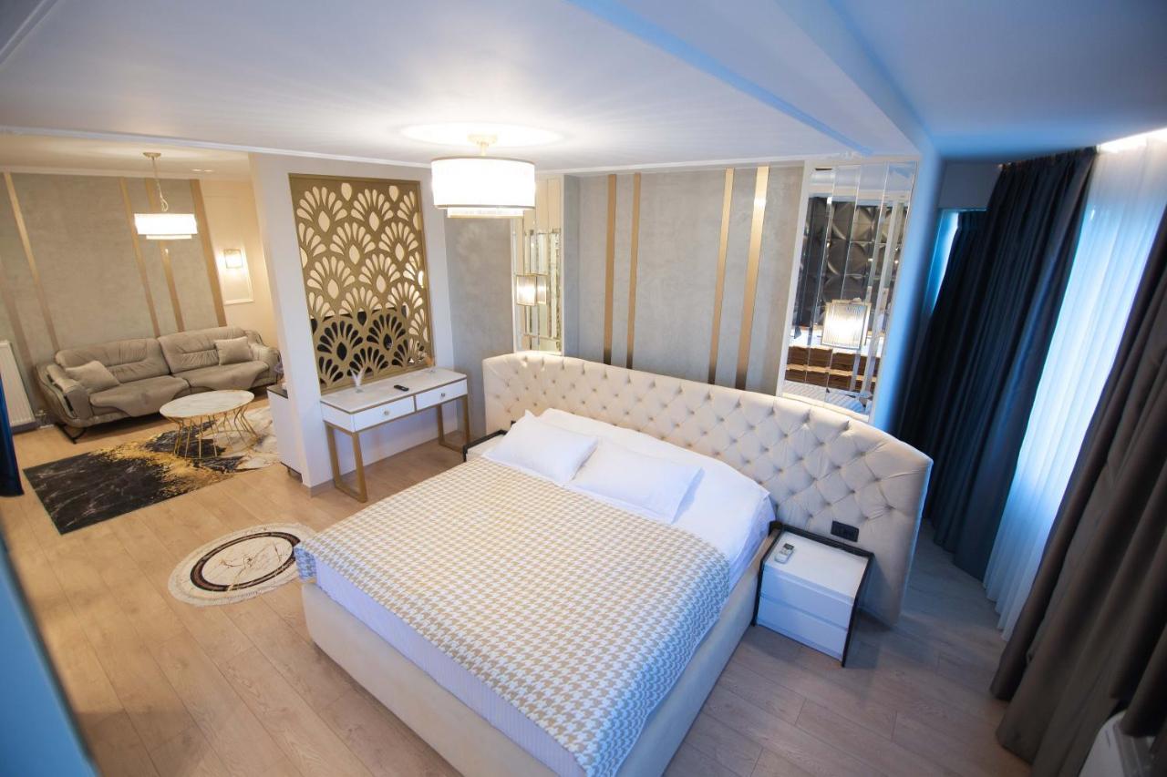 Sky View Hotel Korce Exterior photo