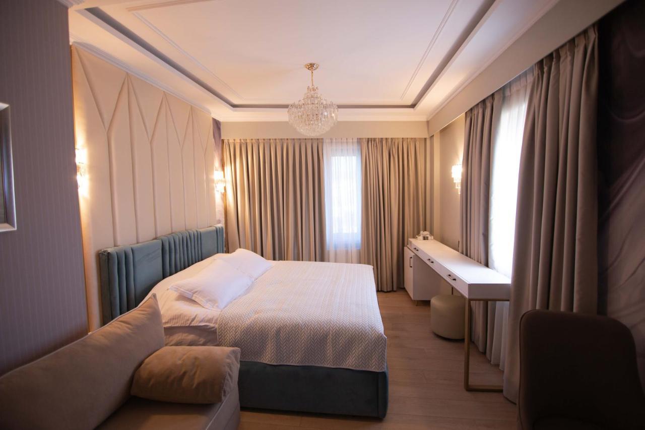 Sky View Hotel Korce Exterior photo