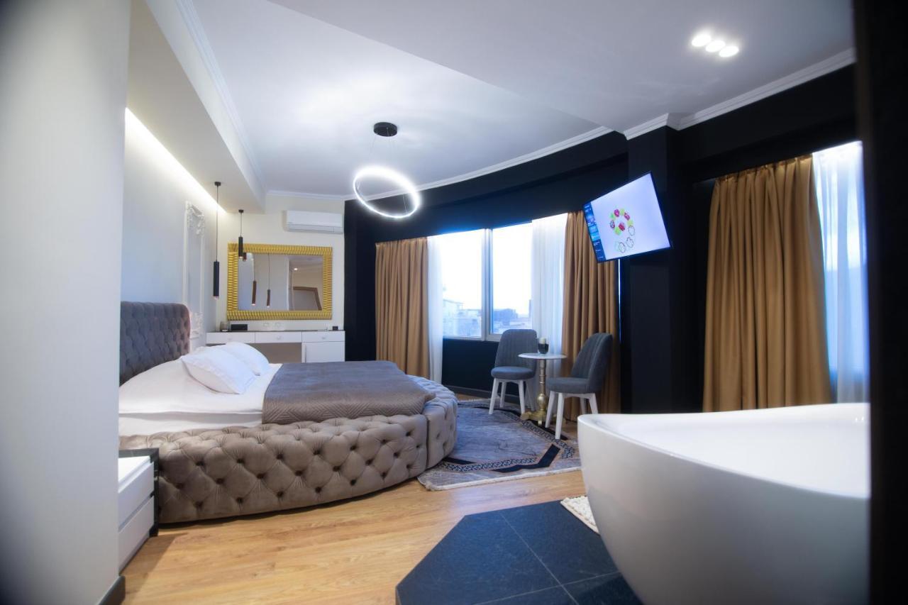 Sky View Hotel Korce Exterior photo