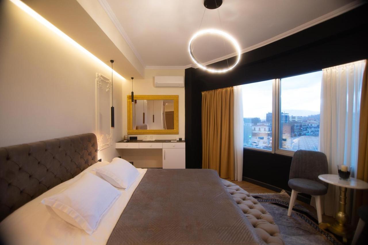 Sky View Hotel Korce Exterior photo